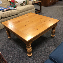 Load image into Gallery viewer, Pine Coffee Table (18x36x36)
