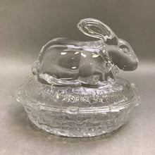 Load image into Gallery viewer, Rabbit on Basket Lidded Glass Box (4.5&quot; x 5&quot;)
