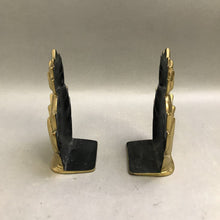 Load image into Gallery viewer, Newport Brass Pineapple Bookends Pair (~6.5&quot;)
