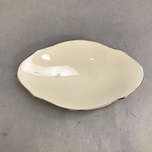 Load image into Gallery viewer, Lenox Oval Bowl (1.5x9x5.5)
