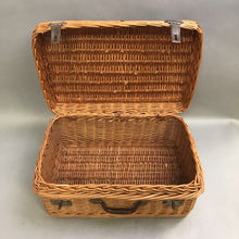 Load image into Gallery viewer, Picnic Basket wtih Metal Latches and Handle (8x11x11)
