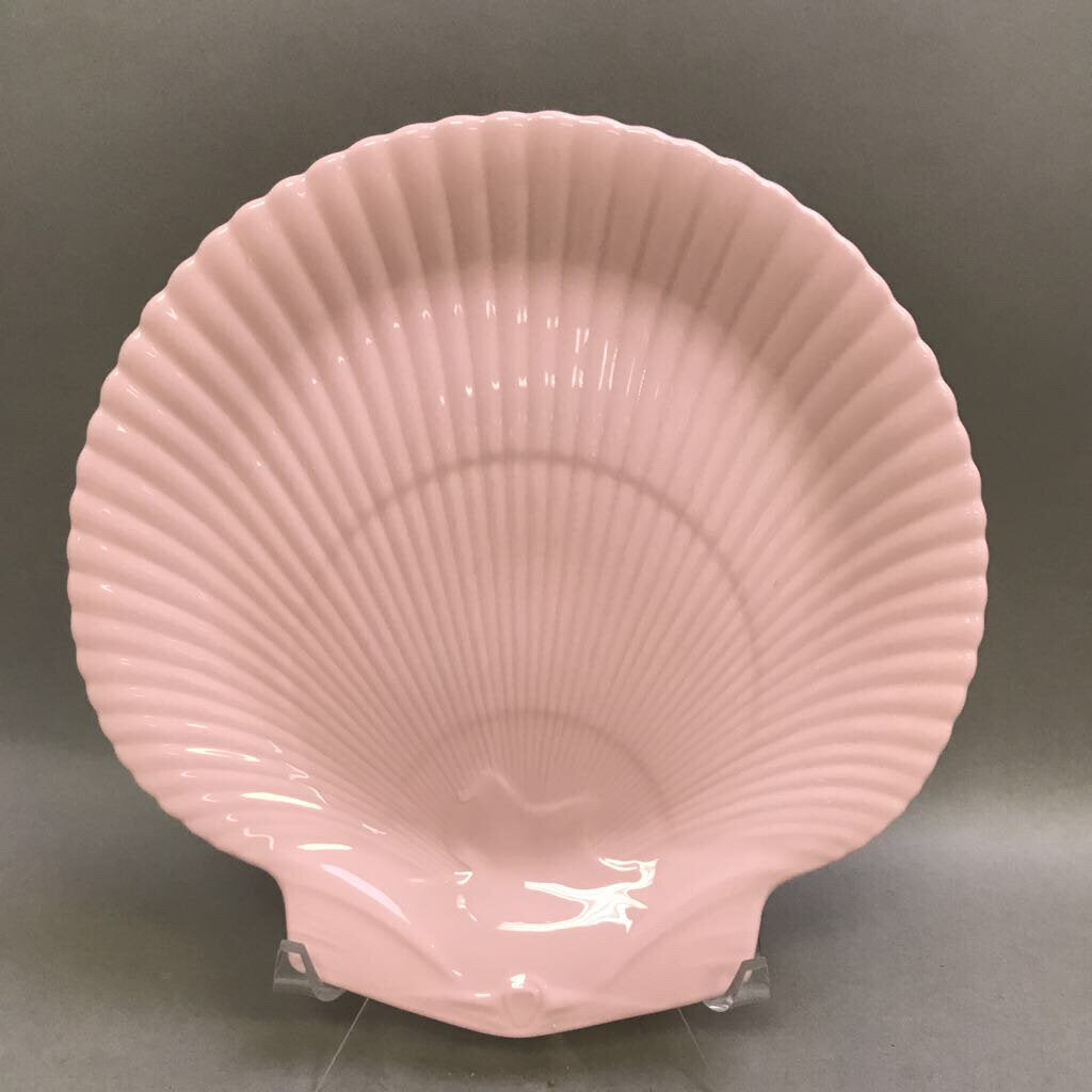 Wedgwood Nautilus Collection Alpine Pink Shell Luncheon Plate (9