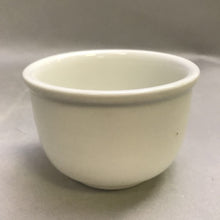 Load image into Gallery viewer, Sterling China Ohio 1951 Mixing Bowl (5&quot; x 4&quot;)
