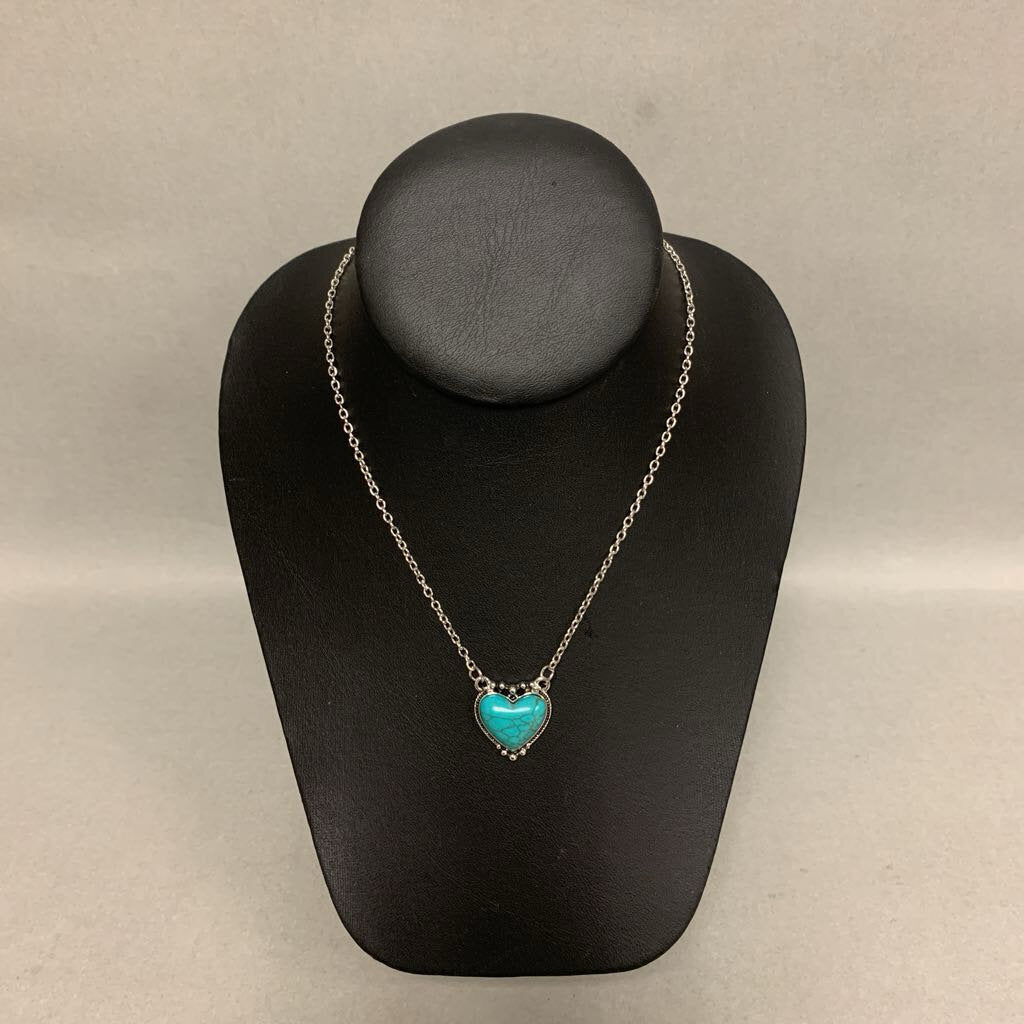 Mooncalf Handmade Silvertone Faux Turquoise Heart Necklace (21