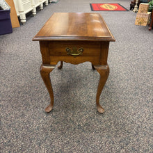 Load image into Gallery viewer, Walnut End Table w/ Drawer (22x28x18)

