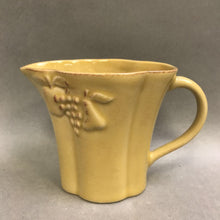 Load image into Gallery viewer, Madeira Harvest Dijon Gold Creamer &amp; Sugar Set (4&quot;)
