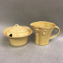 Load image into Gallery viewer, Madeira Harvest Dijon Gold Creamer &amp; Sugar Set (4&quot;)
