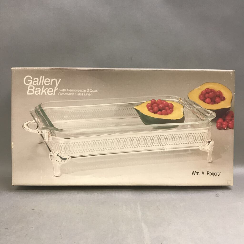 Wm. A. Rogers Gallery Baker 3 Quart Glass Casserole Dish with Silver Plated Stand