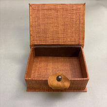 Load image into Gallery viewer, Vintage Handkerchiefs Souvenir Box - Hot Springs, Ark (2x5.5x4)
