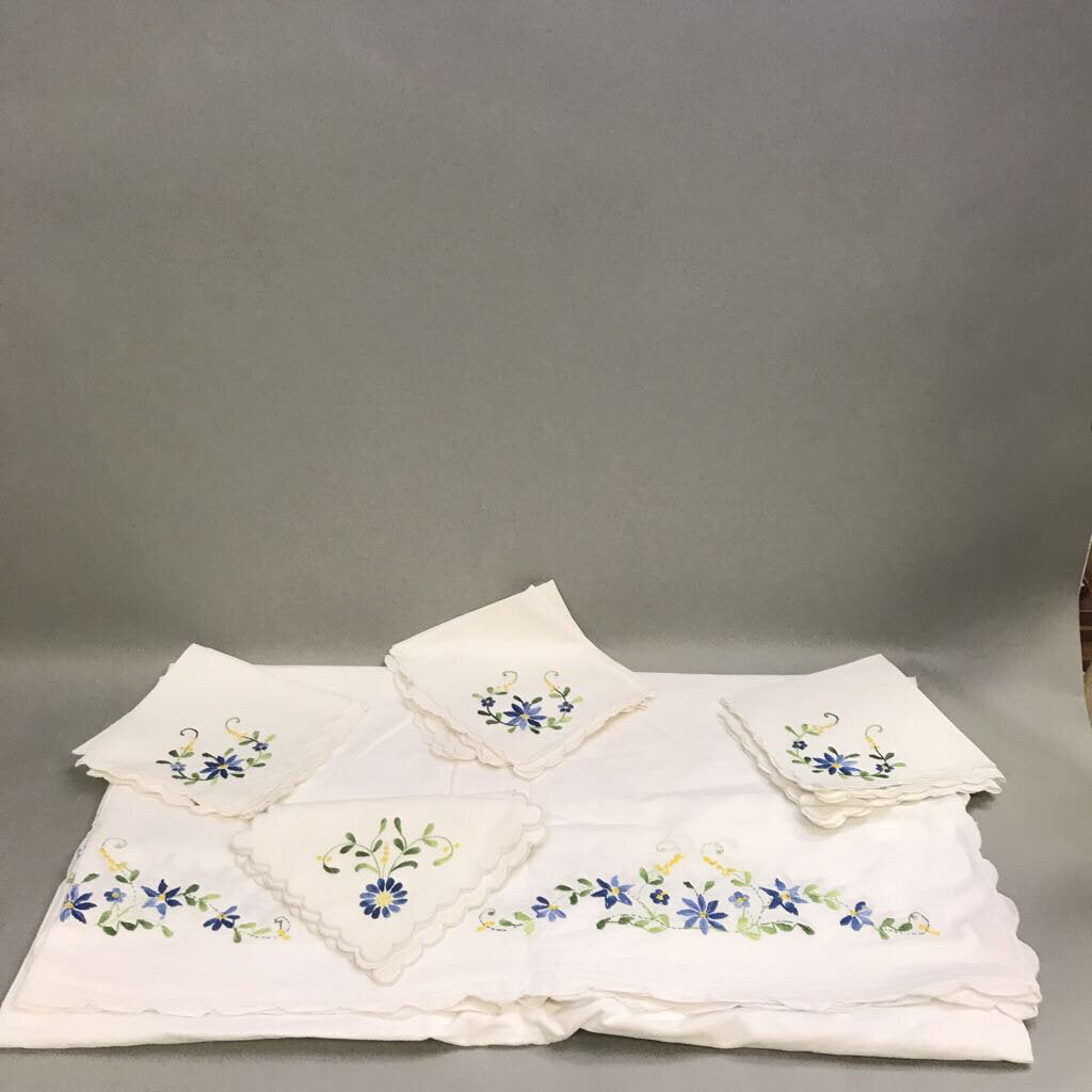 Vintage Needlepoint Tablecloth & 13 Napkins