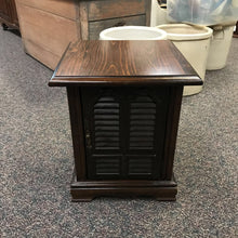Load image into Gallery viewer, End Table (20x17x17)
