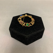 Load image into Gallery viewer, Vintage Goldtone Chain Link Circle Gem Brooch Pin (2&quot;)
