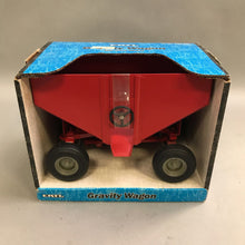 Load image into Gallery viewer, Ertl Gravity Wagon 1/16
