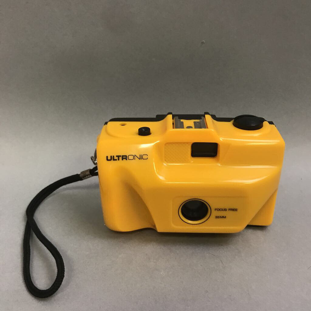 Ultronic Yellow Plastic 35mm Film Camera Focus Free (3x4.5x2)