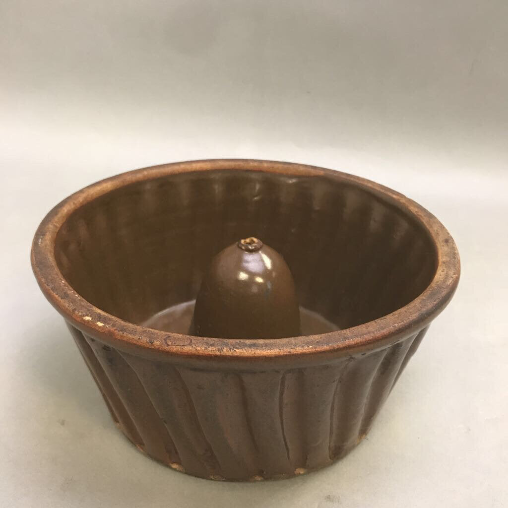 Antique Rural Stoneware Pottery Bundt Cake Pan Brown (4x8)