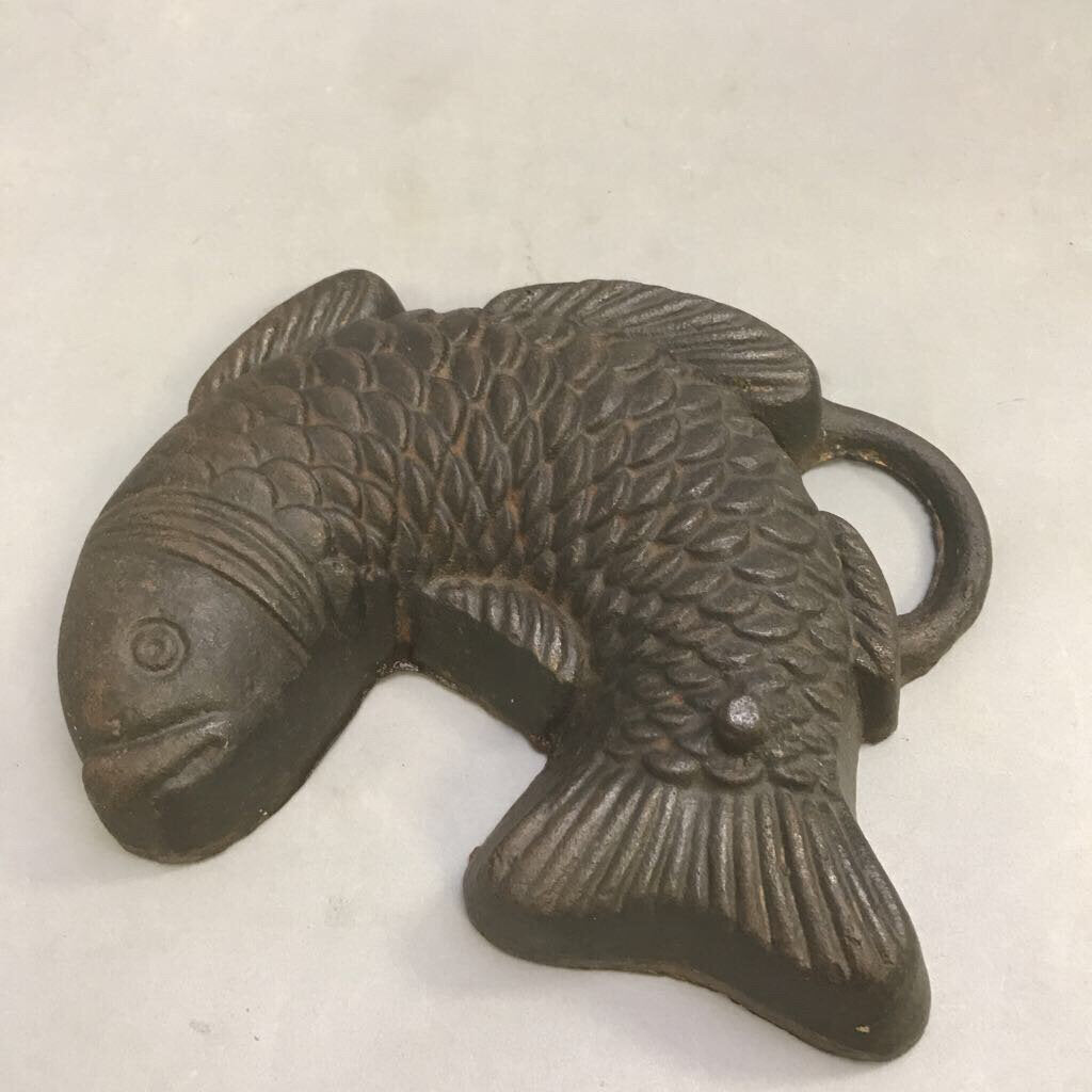 Antique Enameled Cast Iron Fish Form, Mold. Cornbread Fish Cakes Baking (8