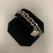 Load image into Gallery viewer, Vintage Sterling Charm Bracelet w/ 1 Sterling Charm (7.5")
