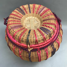 Load image into Gallery viewer, Round Wicker Basket (~14x14x14)
