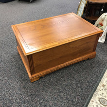 Load image into Gallery viewer, Coffee Table (20x44x34)
