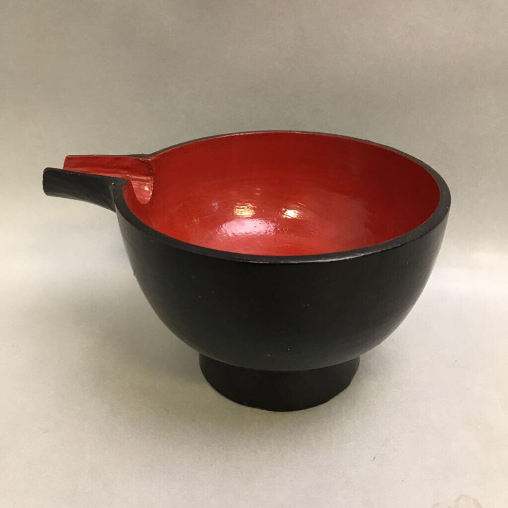 Red & Black Lacquered Bowl (~5x9.5x7.5)