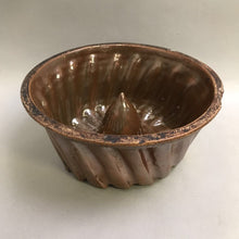 Load image into Gallery viewer, Stoneware Bundt Cake Mold (4x9.5x9.5) (As-Is)
