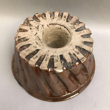 Load image into Gallery viewer, Stoneware Bundt Cake Mold (4x9.5x9.5) (As-Is)
