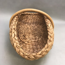 Load image into Gallery viewer, Large Straw Weaved Basket with Wood Handle (12&quot;)
