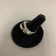 Load image into Gallery viewer, Sterling Onyx Mother of Pearl Ring sz 9

