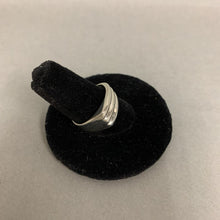 Load image into Gallery viewer, Sterling Ring sz 6.5
