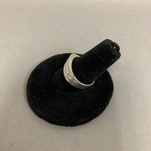Load image into Gallery viewer, Sterling Ring sz 6.5
