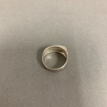 Load image into Gallery viewer, Sterling Ring sz 6.5
