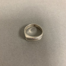 Load image into Gallery viewer, Sterling Ring sz 6.5
