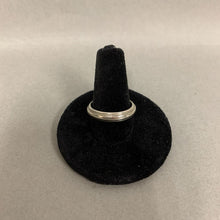 Load image into Gallery viewer, Vintage Sterling Band Ring sz 8
