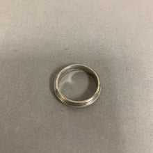 Load image into Gallery viewer, Vintage Sterling Band Ring sz 8
