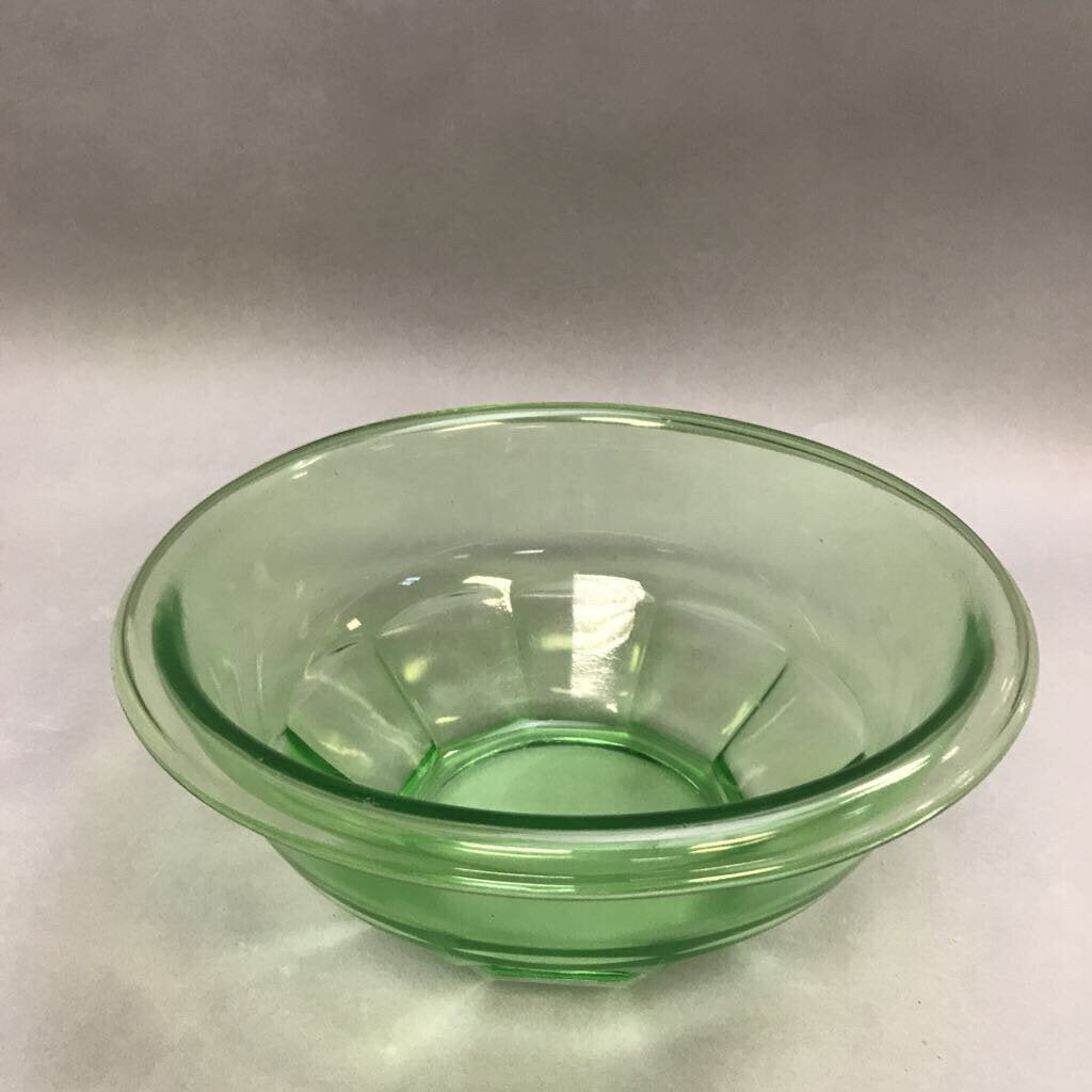 Vintage Hazel Atlas Green Uranium Glass Bowl (10