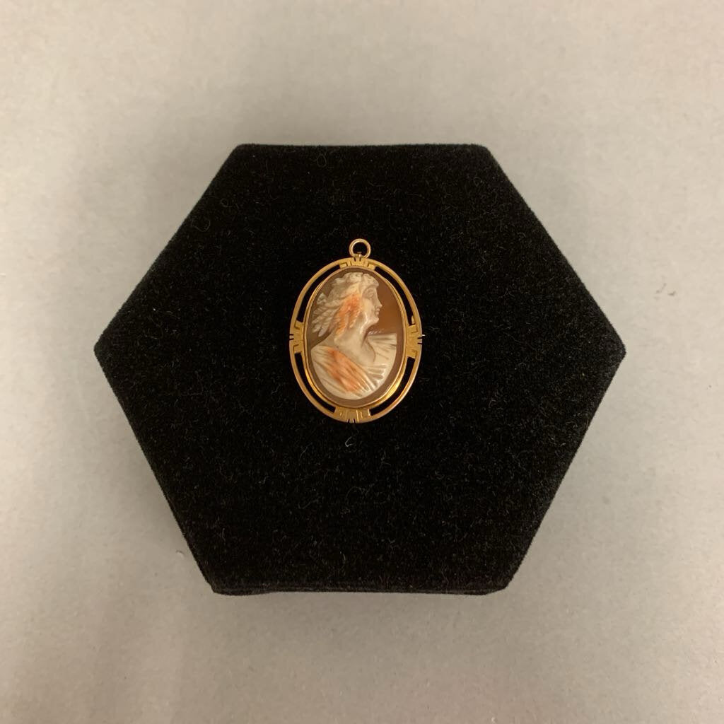 10K Gold Vintage Carved Shell Cameo 1.5