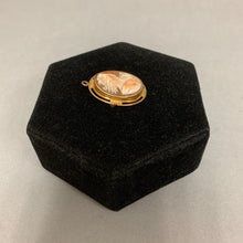 Load image into Gallery viewer, 10K Gold Vintage Carved Shell Cameo 1.5" Brooch Pin w/ Pendant Loop (4.4g)
