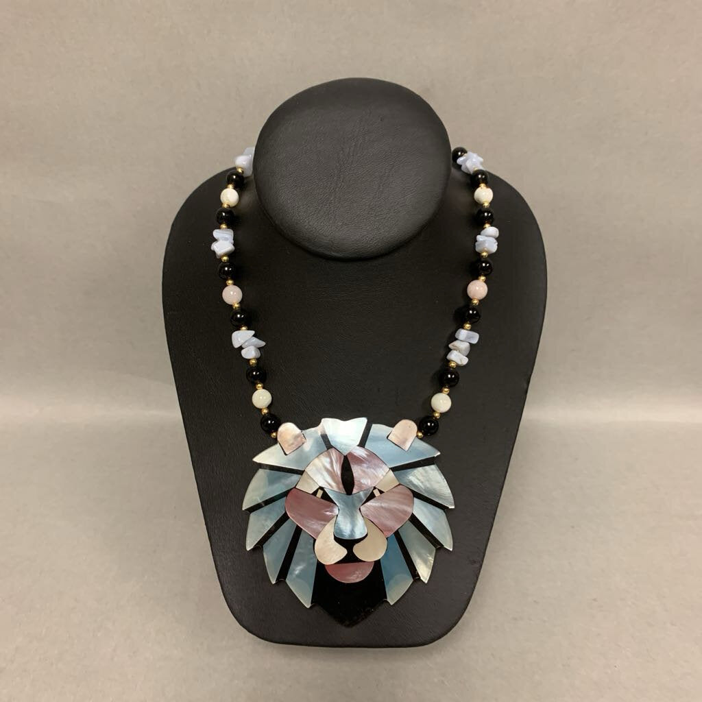 Vintage Lee Sands Mother of Pearl Onyx Inlay Lion Statement Necklace (22