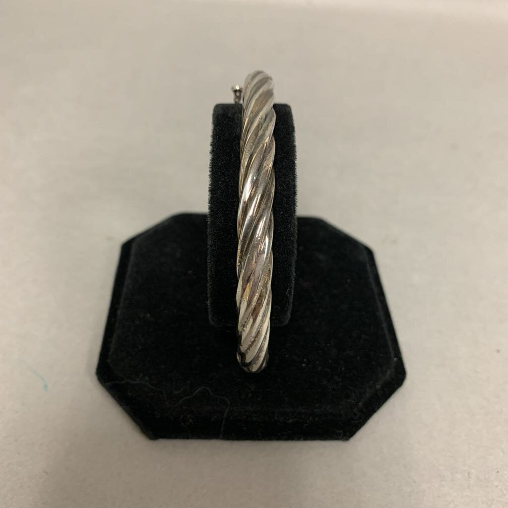 Sterling Twisted Hinged Bangle Bracelet w/ Safety Chain (2.5