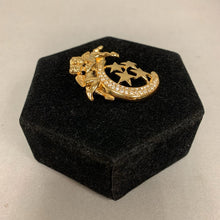 Load image into Gallery viewer, Vintage Goldtone Rhinestone Cherubs Kissing on Moon Brooch Pin (2&quot;)
