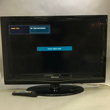 Load image into Gallery viewer, Samsung 32&quot; LCD Tv w/ Remote
