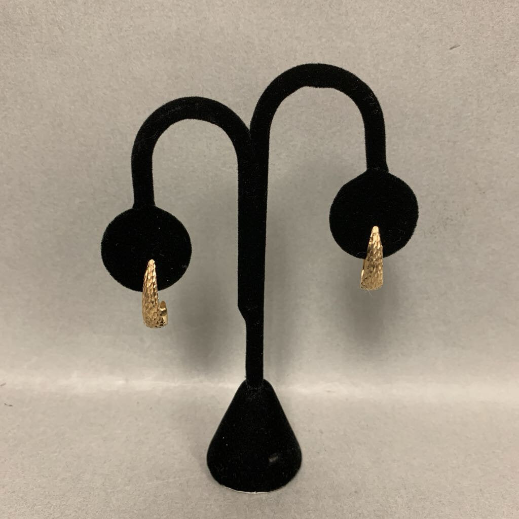 14K Gold Faceted Texture J Drop Earrings (0.8g)