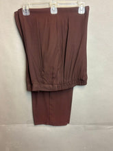 Load image into Gallery viewer, 2pc Set Vintage Dani Max Petites Rayon Blend Brown Pant Suit Size M
