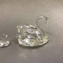 Load image into Gallery viewer, Swarovski Crystal Swan Figurine w/ Baby (~1.75&quot;)
