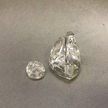 Load image into Gallery viewer, Swarovski Crystal Swan Figurine w/ Baby (~1.75&quot;)
