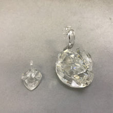 Load image into Gallery viewer, Swarovski Crystal Swan Figurine w/ Baby (~1.75&quot;)
