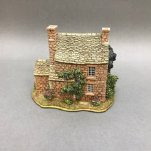 Load image into Gallery viewer, Lilliput Lane Cottage - Swaledale Teas (3.5&quot;)
