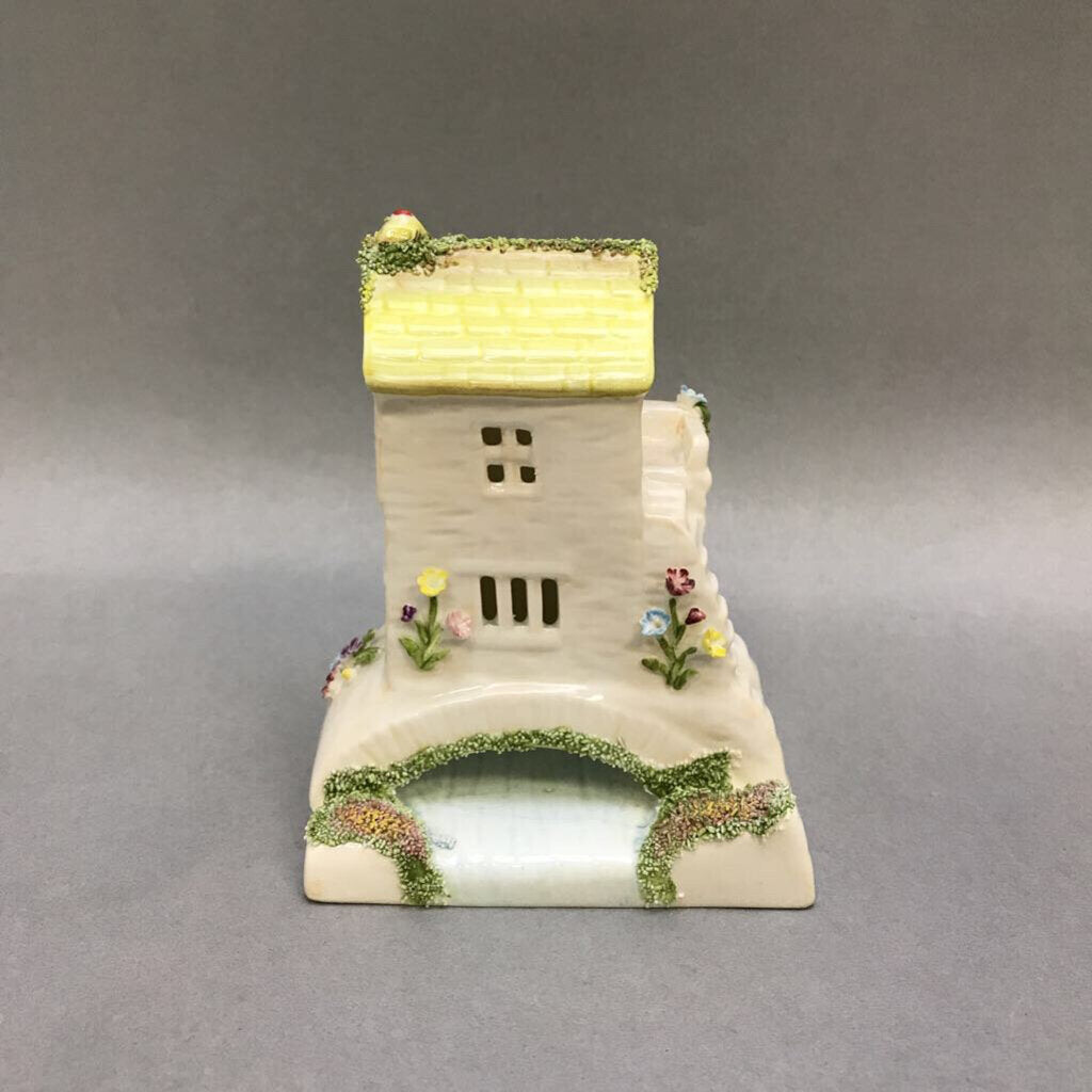 Coalport 'Bridge House' Figurine (~4.5x3.5x3)