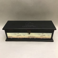 Load image into Gallery viewer, Ducks Unlimited Wine Kit (5x15x5) (As-Is; Paint Loss Along Base)
