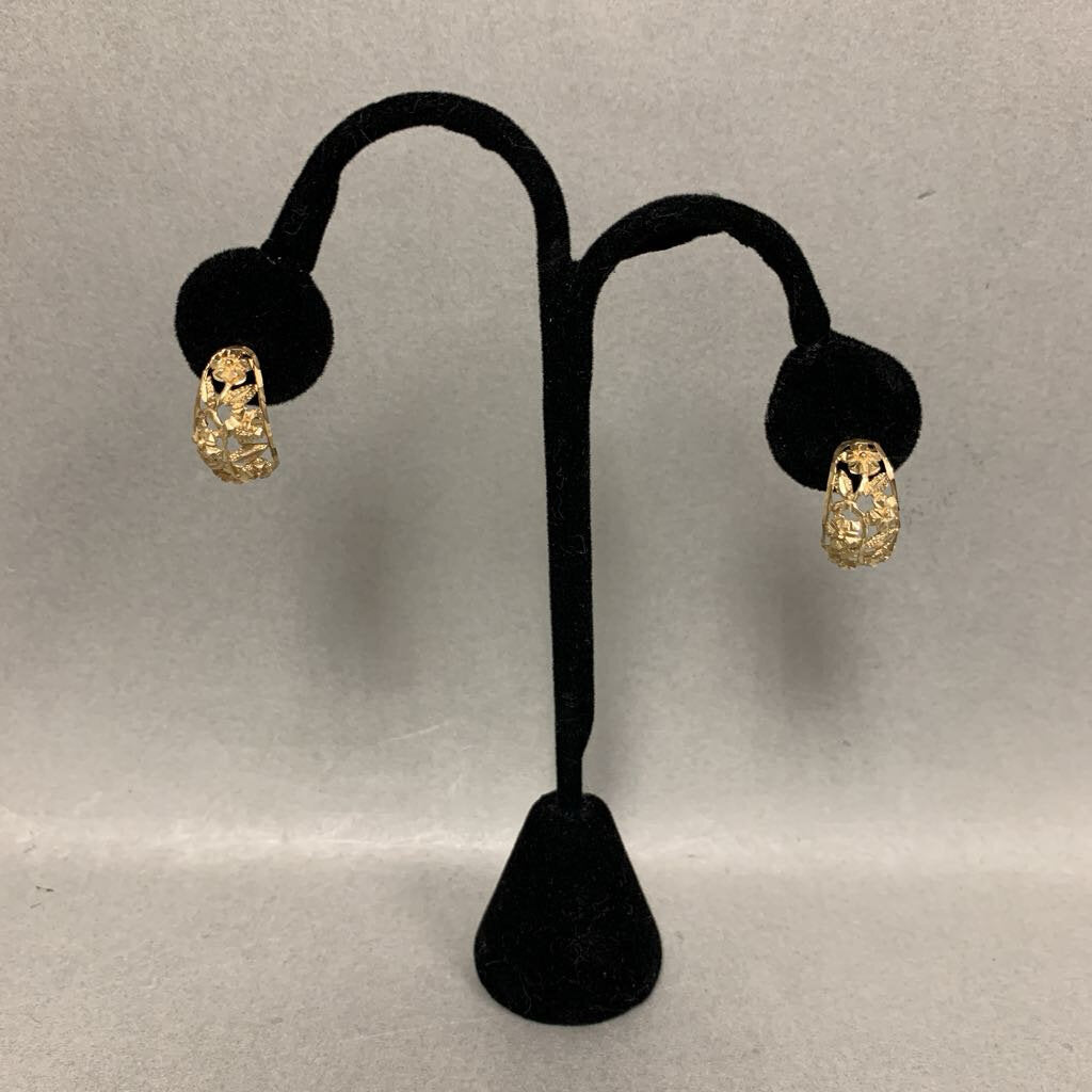10K Gold Floral Cutout 0.75